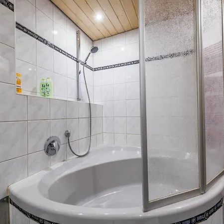 Zwischen Chiemsee Und Bergen Ug Apartman