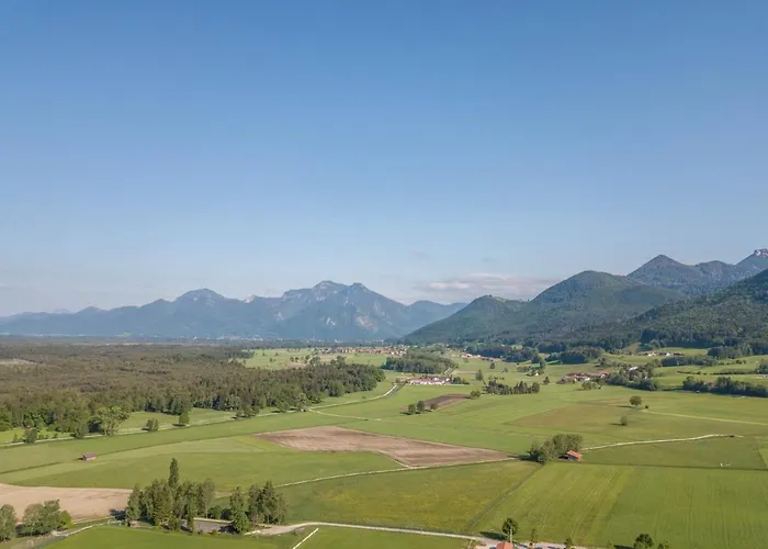 Zwischen Chiemsee Und Bergen Ug Bernau am Chiemsee